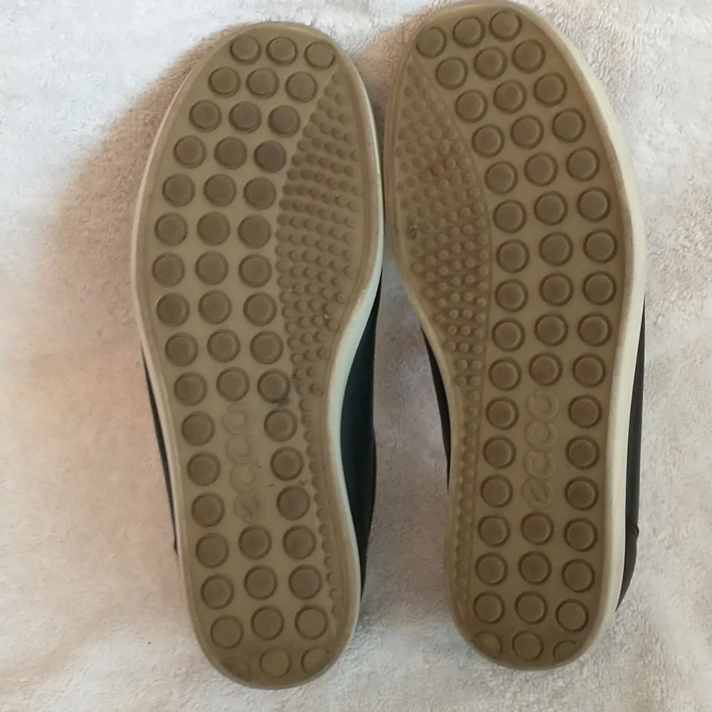 Ecco‎ Black Leather Sneaker Size Women's 7 Wide